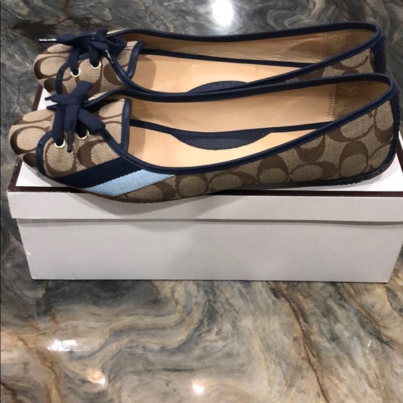 Coach Flats - Picture 2 of 4